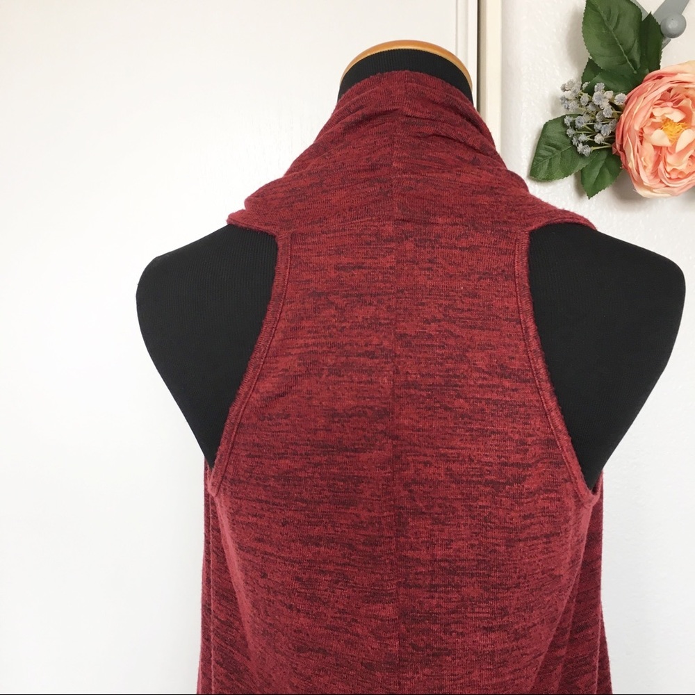 F21 | Lightweight Red Vest - Picture 6 of 8